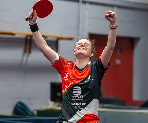 Océane Guisnel Vice-championne de France 2025 de tennis de table, figure montante du sport féminin, aussi préparatrice physique.